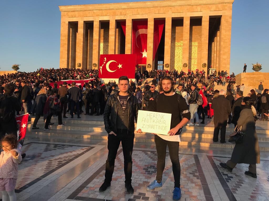 Sitemiz Anıtkabir’de, 10 Kasım da bu millet emaneti devraldı